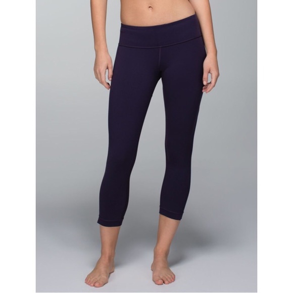 Lululemon Journey Crop in Black Grape - Sz 6 - Picture 2 of 6